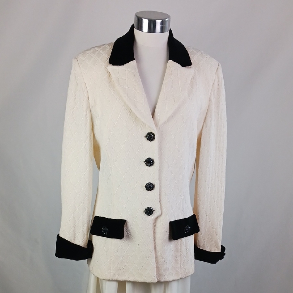 St. John Cream W Blk Trim Vtg.